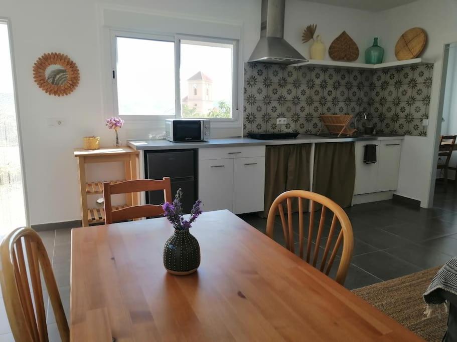 Casa Jardin. Vivienda Rural En Zona Tranquila. Villa Lucainena de las Torres Luaran gambar